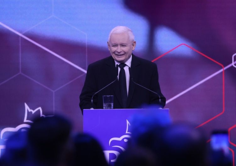 Jarosław Kaczyński podczas konwencji PiS Ekspert: PiS wyprowadził celne i mocne ciosy. Uśpił konkurencję i gra z nią jak z dziećmi