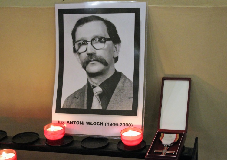 Antoni Włoch Krzyż Wolności i Solidarności przyznany pośmiertnie Antoniemu Włochowi jako wotum dziękczynne