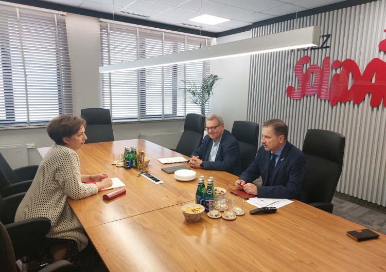 Represje związkowców na Białorusi. Piotr Duda prosi minister Maląg o wsparcie na konferencji MOP