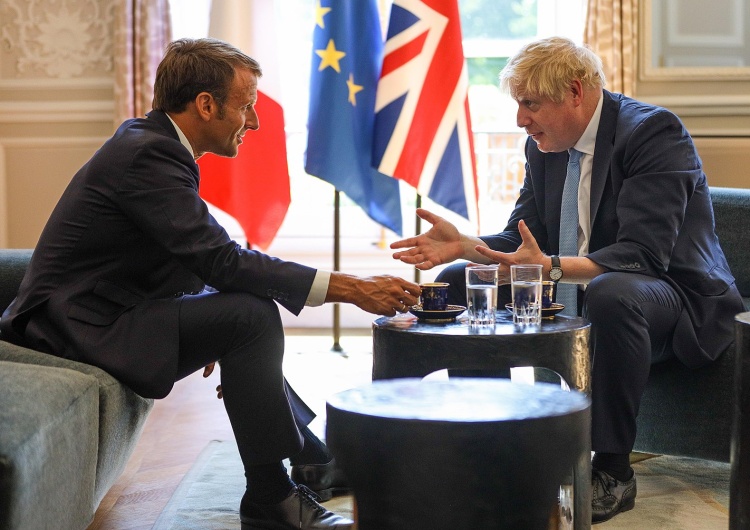 Emmanuel Macron i Boris Johnson Burza w Wielkiej Brytanii. Boris Johnson miał stwierdzić, że 