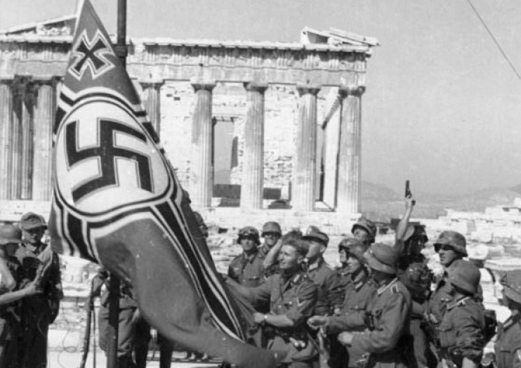Flaga Trzeciej Rzeszy na Akropolu Grecja: Kwestia reparacji od Niemiec powraca na pierwszy plan