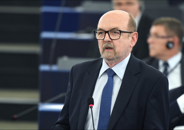 Ryszard Legutko Prof. Legutko: Rezygnacja z zasady jednomyślności w Radzie byłaby jednoznaczna z odebraniem suwerenności Polsce