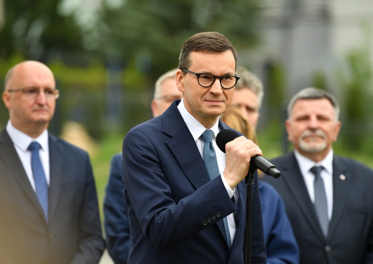 Premier Mateusz Morawiecki  „Krowa, która dużo ryczy, mało mleka daje”. Premier Morawiecki odpowiada na słowa Ziobry 