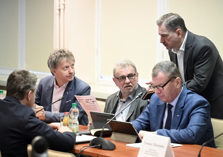 Solidarność: Przyszłoroczna płaca minimalna nie powinna być niższa niż 4350 zł brutto
