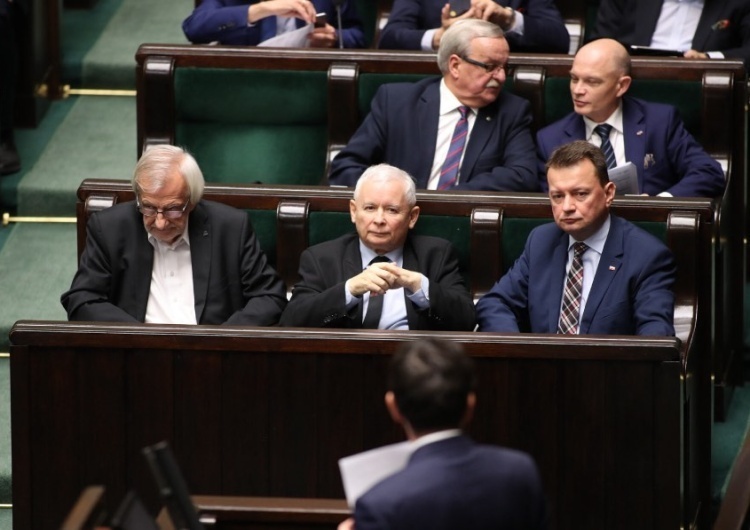 Sejm - politycy PiS Zobacz najnowszy sondaż IBRiS. Tak wygląda poparcie dla PiS i KO