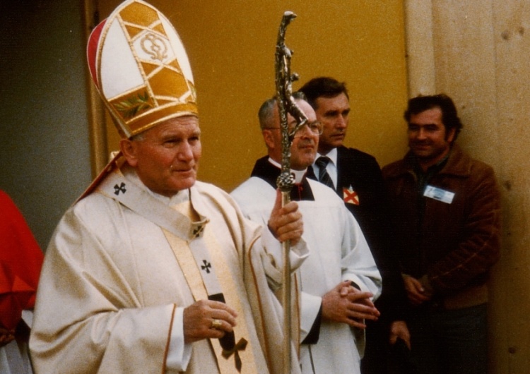 Jan Paweł II, 1980 Gisotti: wciąż odkrywamy świadectwa świętości Jana Pawła II
