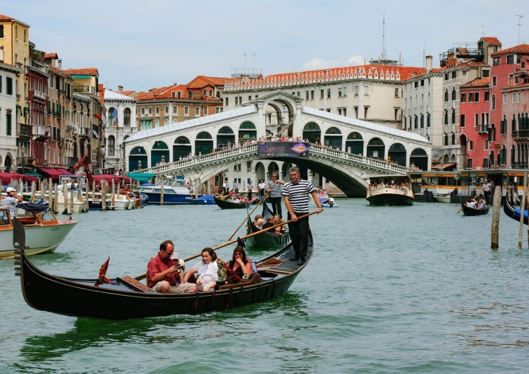 Canale Grande. Wenecja Znowu aktywiści? Tajemnicza zielona plama na Canale Grande w Wenecji [FOTO]