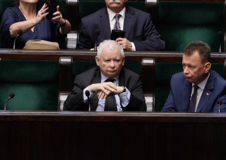 Jarosław Kaczyński Wyciekł wewnętrzny sondaż PiS. Zaskakujący wynik