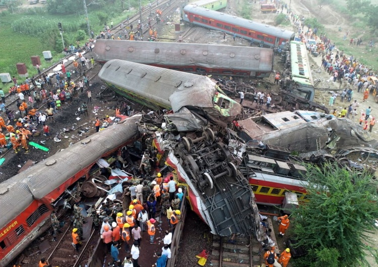 Katastrofa kolejowa w Indiach Katastrofa kolejowa w Indiach. Coraz więcej ofiar i rannych