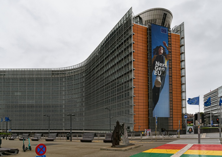 Komisja Europejska Bruksela: KE zatwierdziła polski program pomocy publicznej dla producentów rolnych za 1,5 mld złotych