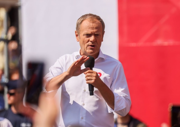 Donald Tusk podczas marszu 4 czerwca Tusk ogłasza kolejną manifestację. „Będę prosił o mocne wsparcie”