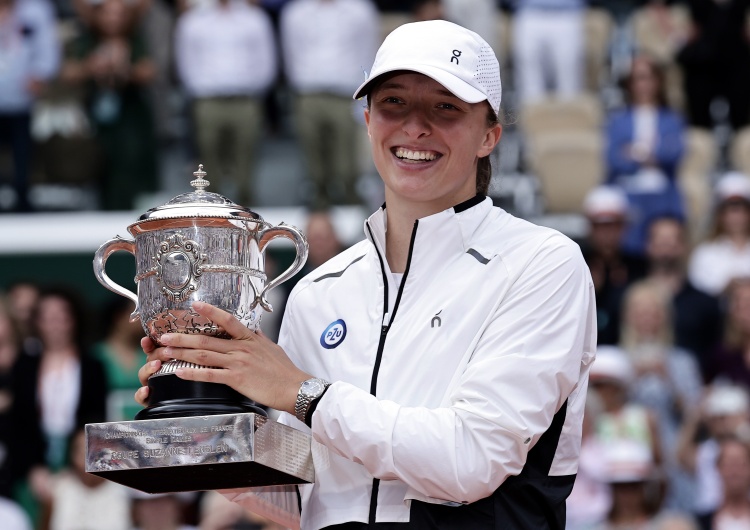 Iga Świątek Iga Świątek wygrała w finale French Open z Muchovą