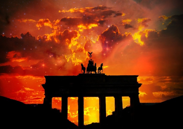 Brama Brandenburska, Berlin Niemieckie media: