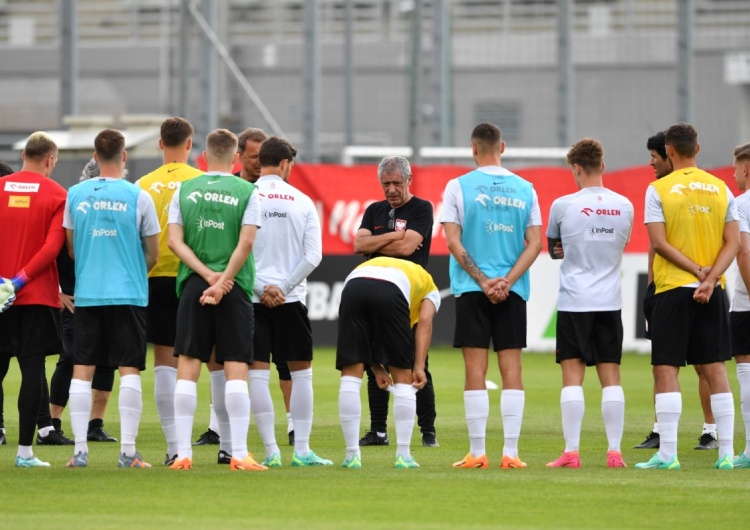 Warszawa, 12.06.2023. Piłkarze reprezentacji Polski i selekcjoner Fernando Santos Reprezentant Polski opuszcza zgrupowanie. „Przyjechał, skarżąc się na ból”
