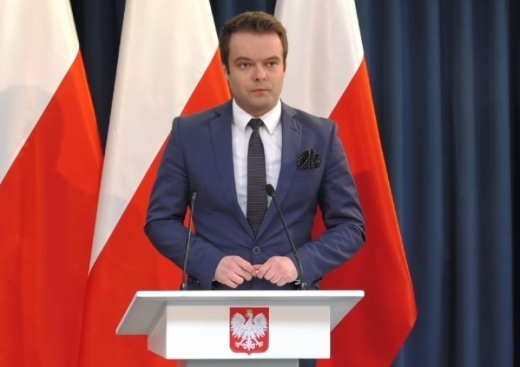 Rafał Bochenek Rzecznik PiS: Jesteśmy za nowelizacją ustawy o komisji o rosyjskich wpływach w Polsce