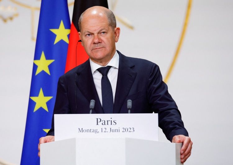 Kanclerz Niemiec Olaf Scholz Z. Kuźmiuk: To Niemcy zainspirowali powrót do relokacji imigrantów