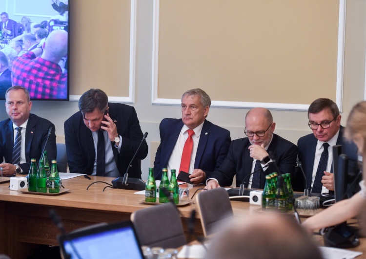 Posiedzenie Komisji Administracji i Spraw Wewnętrznych Ustawa o komisji ds. rosyjskich wpływów. PiS składa poprawkę