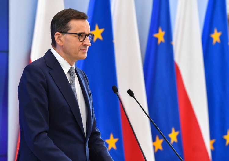 Premier Morawiecki Premier o niekontrolowanej migracji. Przypomniał działania PO