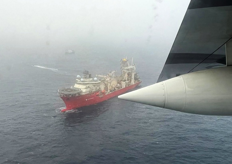 Statek badawczy „Deep Energy” podczas poszukiwań okrętu Titan Tragiczne wiadomości z USA. Na łodzi podwodnej Titan skończył się tlen