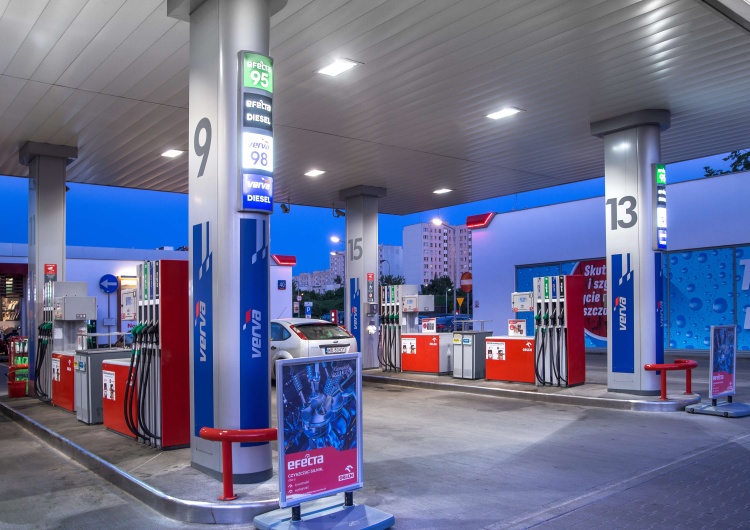 Wracają wakacyjne ceny paliw na stacjach ORLEN. Znamy szczegóły