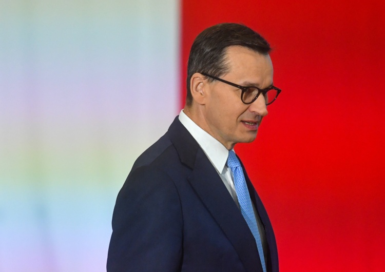 Mateusz Morawiecki Premier odwiedził policjantów poszkodowanych w wypadku
