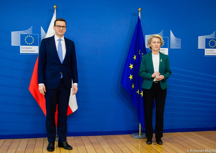 Ursula von der Leyen i Mateusz Morawiecki Ta decyzja UE będzie wymagała jednomyślności. Czas na polskie weto?