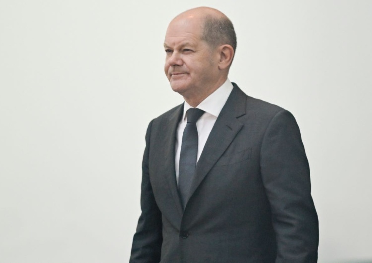 Kanclerz Niemiec Olaf Scholz Niemcy chcą załatwić sprawę przed wyborami w Polsce? Relokacja migrantów na najbliższym szczycie Rady Europejskiej