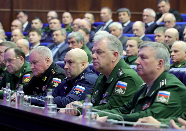 Rosyjscy generałowie. Siergiej Surowikin trzeci z prawej „NYT”: Rosyjski generał wiedział z wyprzedzeniem o planie buntu Prigożyna