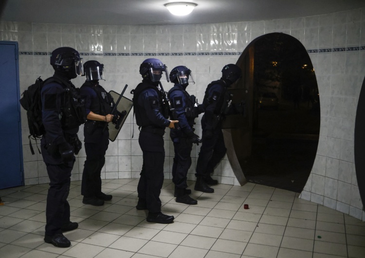  Francja. Ogłoszono mobilizację 40 tys. policjantów do tłumienia rozruchów