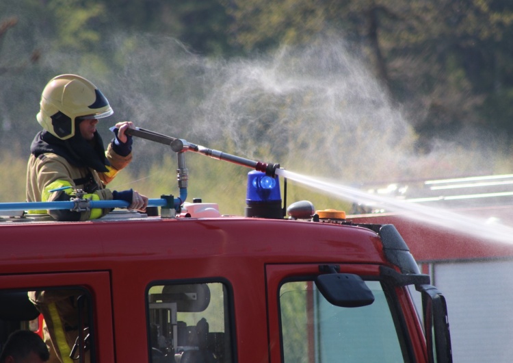 Strażacy / zdjęcie poglądowe Dramatyczny pożar w Dębsku. Ewakuowano kilkadziesiąt osób