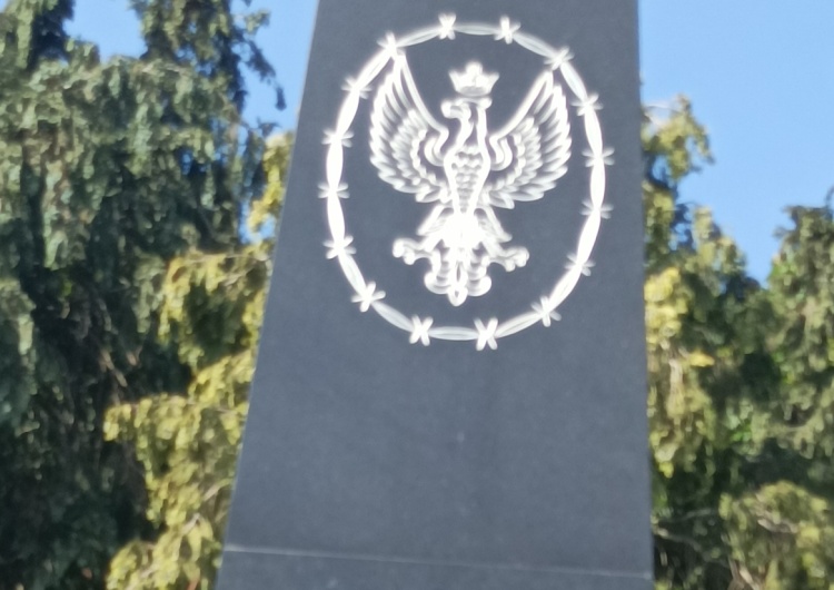 Pomnik Katyński w Gunnersbury Dr Piotr Łysakowski: Pomnik Katyński