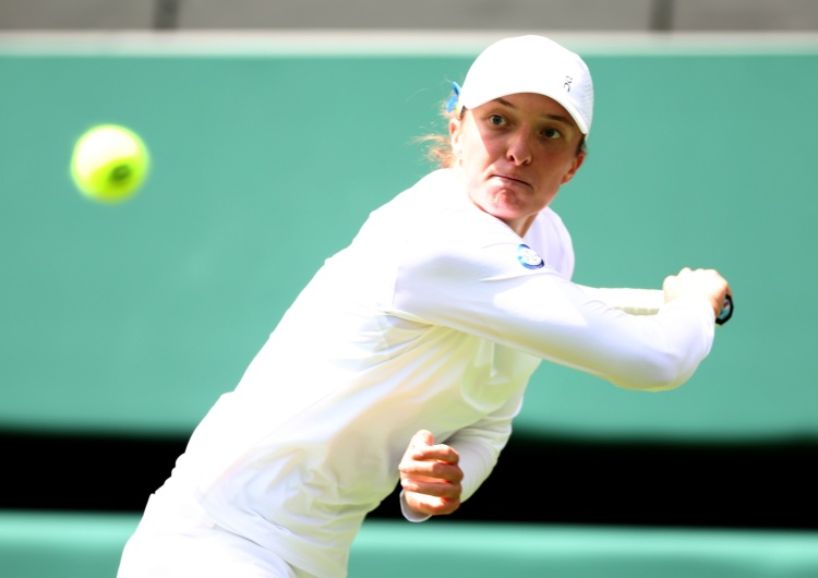 Iga Świątek Deklasacja. Iga Świątek awansowała do drugiej rundy w Wimbledonie