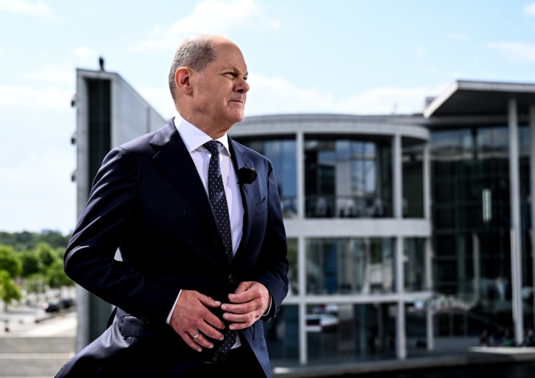 Olaf Scholz Kanclerz Scholz rozmawiał telefonicznie z prezydentem Ukrainy. Są szczegóły