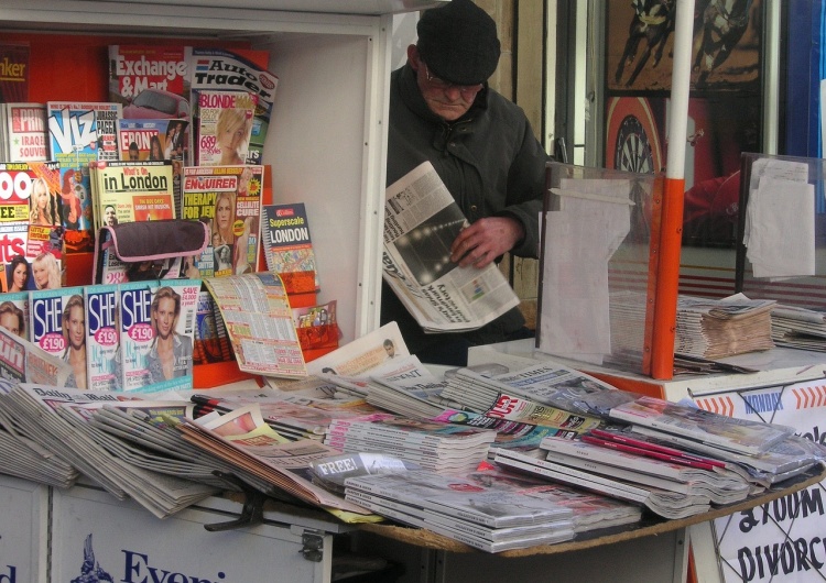 Kiosk, zdjęcie poglądowe Red. naczelna największego dziennika w Polsce odchodzi ze stanowiska. Podano przyczynę
