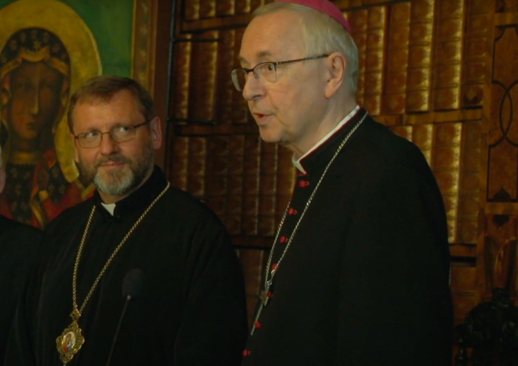 Od lewej: abp Światosław Szewczuk, abp Stanisław Gądecki „Zapisujemy ważne karty w księdze pojednania”. Orędzie przewodniczącego KEP i zwierzchnika UKG w 80. rocznicę rzezi wołyńskiej