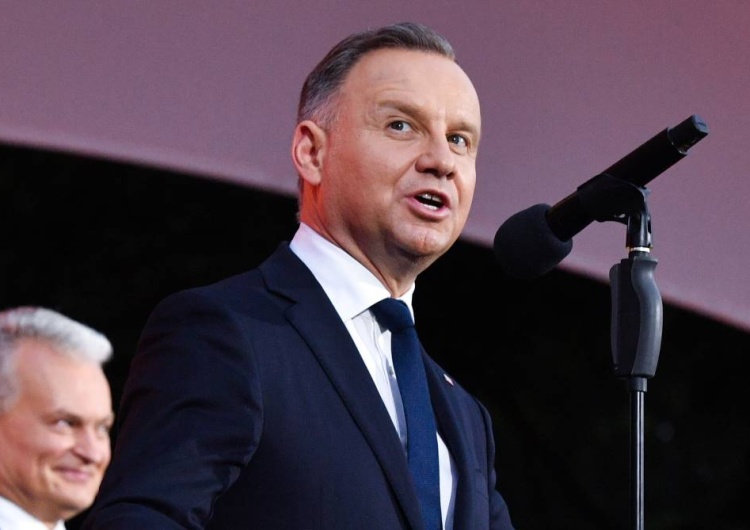 Andrzej Duda w Wilnie Andrzej Duda: Mamy nadzieję na pierwsze kroki ku wstąpieniu Ukrainy do NATO