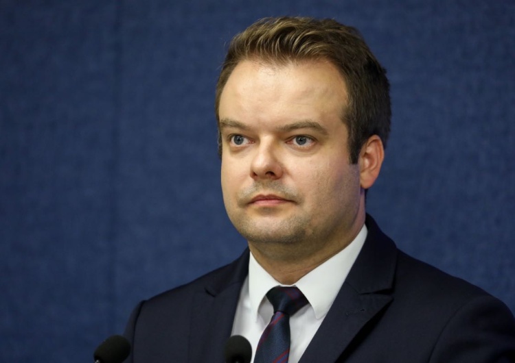 Rzecznik PiS Rafał Bochenek Poseł PiS zawiesza działalność polityczną. Rzecznik partii zabiera głos