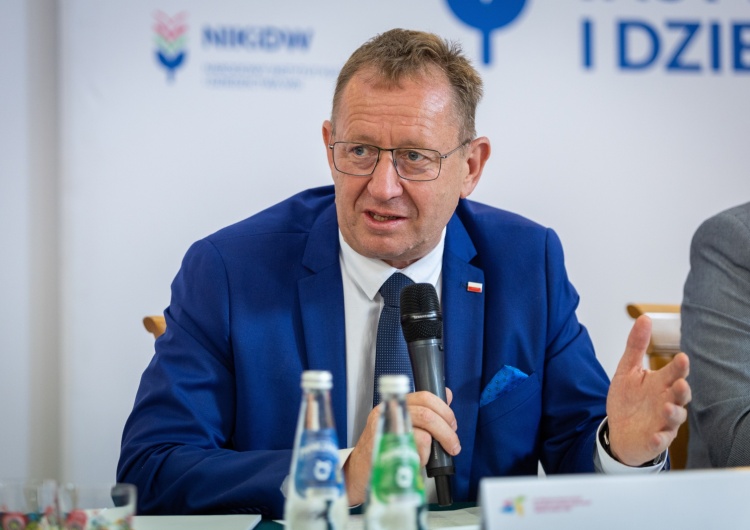 Robert Telus Telus: W każdy możliwy sposób naciskamy na Komisję Europejską