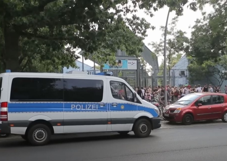 Łaźnia Columbiabad Berlinie-Neukoelln „Niezwykły tekst. Berliński dziennik odważył się napisać, że za przemoc na berlińskich basenach odpowiedzialni są Arabowie i Czeczeni”