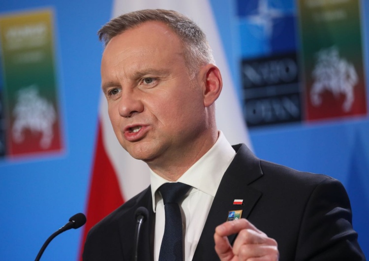 Prezydent Andrzej Duda Tylu żołnierzy NATO zostałoby skierowanych do Polski w przypadku ataku. Prezydent podał liczbę