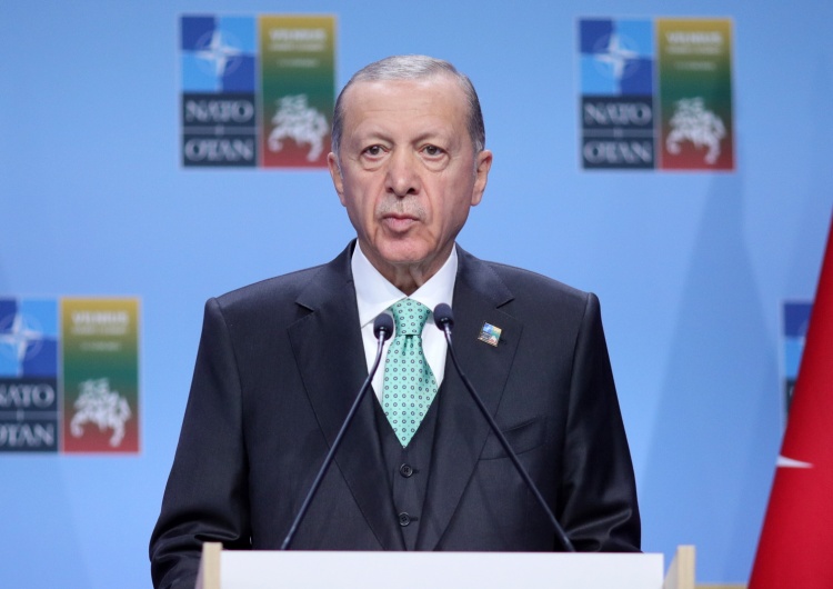 Recep Tayyip Erdogan Erdogan: Ratyfikacja przez Turcję przystąpienia Szwecji do NATO nie nastąpi przed październikiem 