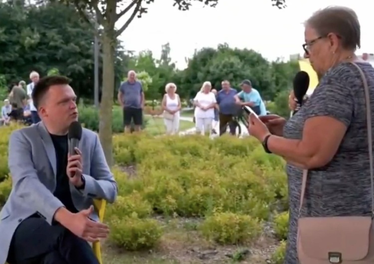 Szymon Hołownia podczas spotkania z mieszkańcami Łomży Hołownia wściekł się po pytaniu seniorki. „Dlaczego pani mnie obraziła?” [WIDEO]