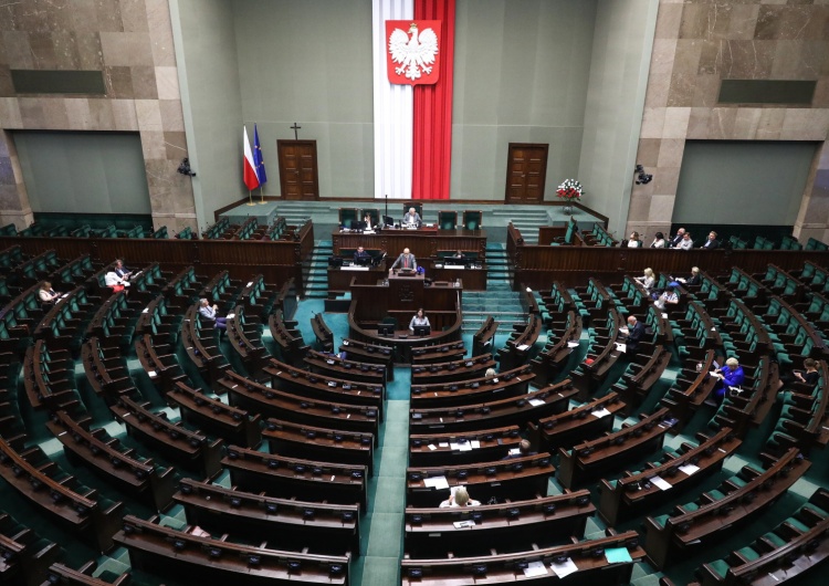 Zdjęcie ilustracyjne Darmowe leki dla dzieci i seniorów. Jest decyzja Sejmu