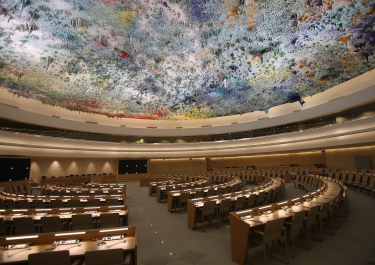 Sala Rady Praw Człowieka w siedzibie ONZ w Genewie Rada Praw Człowieka ONZ przyjęła rezolucję przeciw znieważaniu religii