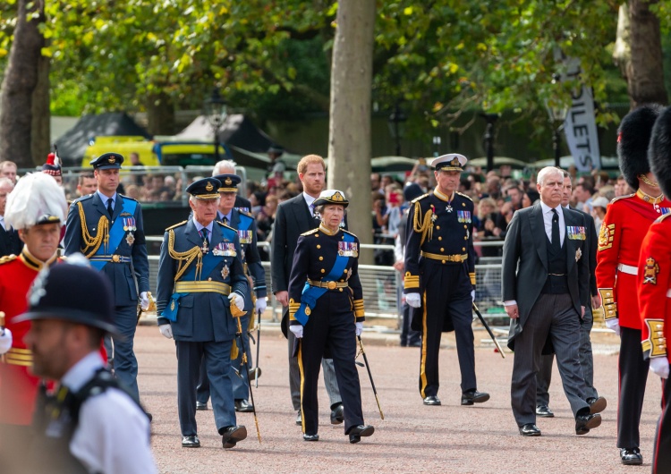 Rodzina królewska Burza w Pałacu Buckingham. Wyszło na jaw okropne kłamstwo księcia