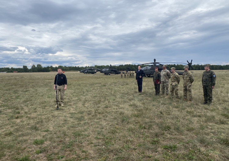  Mariusz Błaszczak: Pierwsi polscy piloci rozpoczynają szkolenia na śmigłowcach Apache