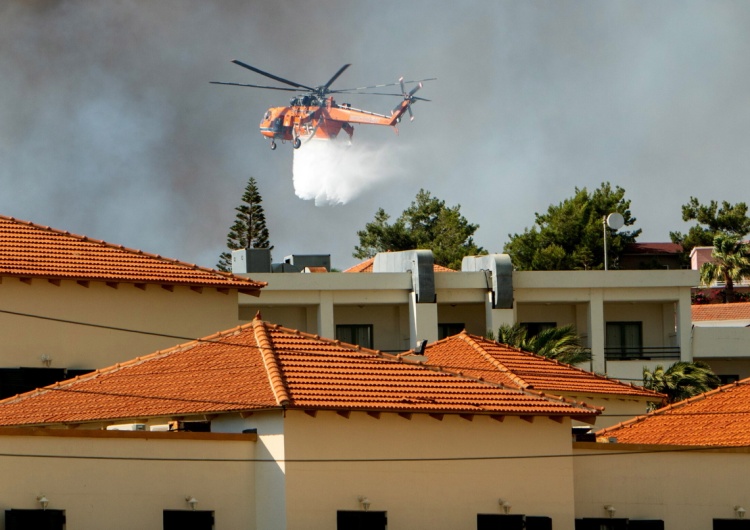 Grecja Polski turysta na Rodos o ewakuacji: Z plaży przy hotelu zabrały nas motorówki