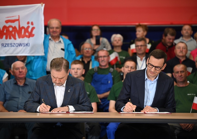 Podpisanie porozumienia Rząd-Soldiarność Senacka Komisja Budżetu i Finansów Publicznych przyjęła bez poprawek projekt nowelizacji ustawy okołobudżetowej na 2023 rok