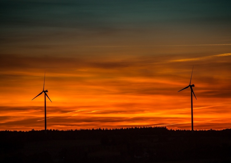 Wiatraki - zdjęcie poglądowe Koniec OZE. Zwrot w szwedzkiej polityce energetycznej