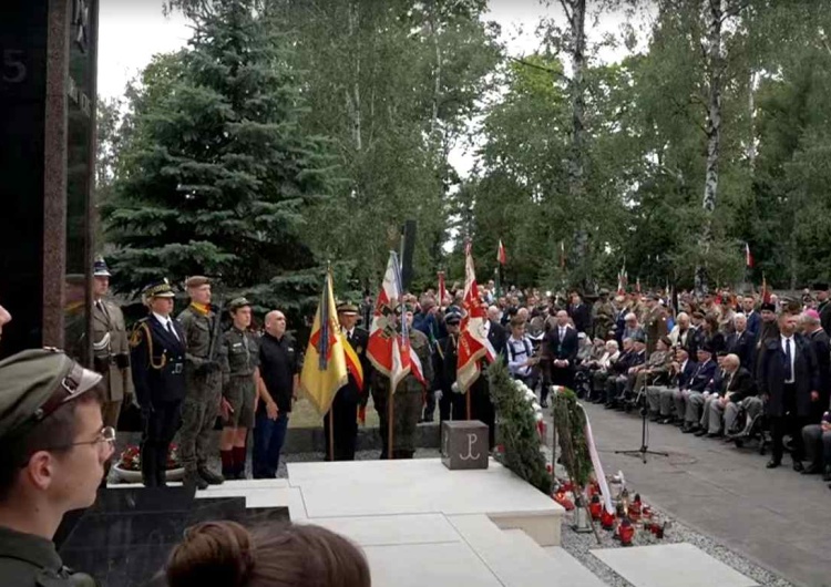 Warszawa: Rozpoczynają się uroczystości przed pomnikiem Gloria Victis